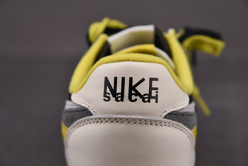 Nike Vaporwaffle sacai Sesame Dark Iris DD1875-500