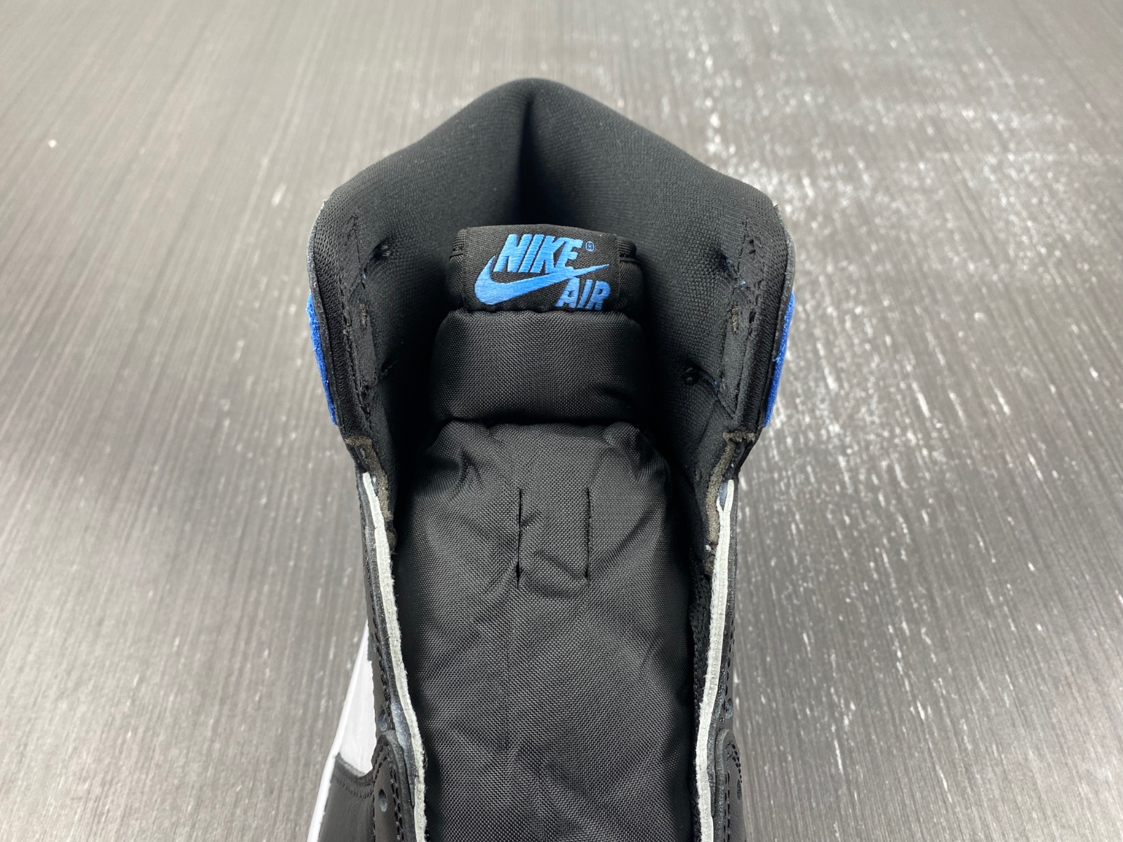 Air Jordan 1 Retro High OG "University Blue" DZ5485-400