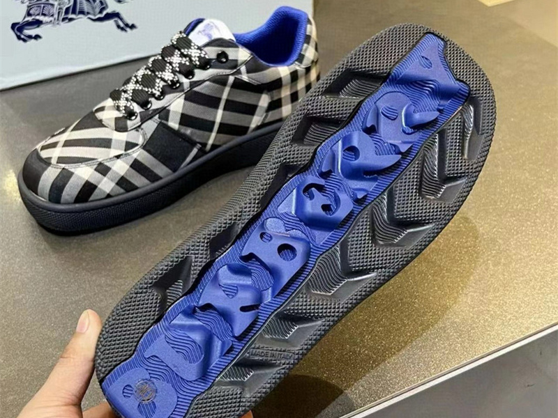 Burberry Check Terrace Sneakers  BBR--3006