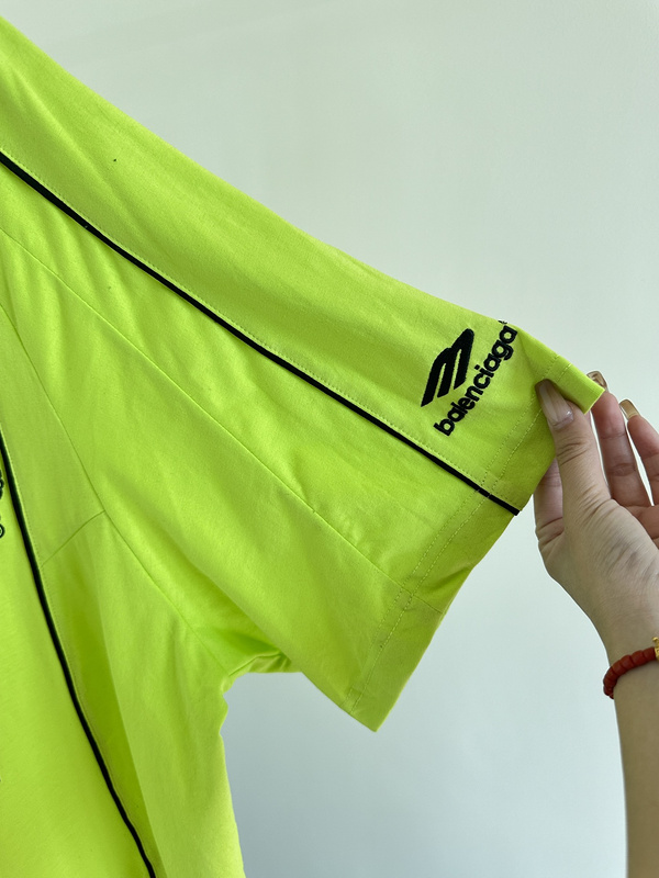 Balenc1aga T-SHIRT 2404006