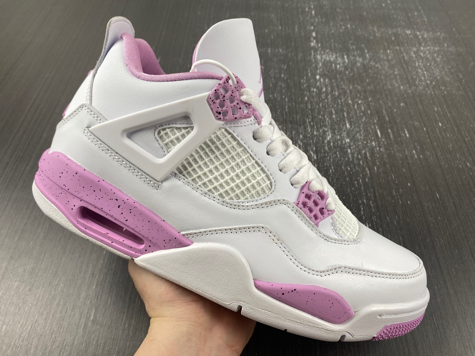 Air Jordan 4 “Pink Oreo” unreleased