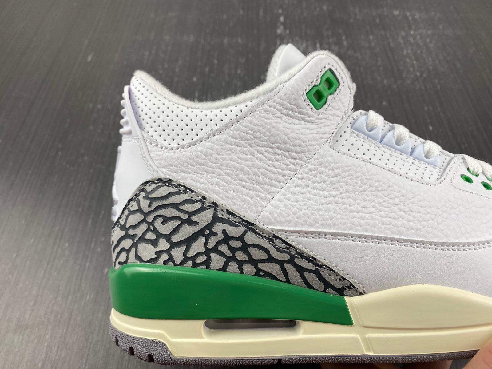 Air Jordan 3 Lucky Green CK9246-136