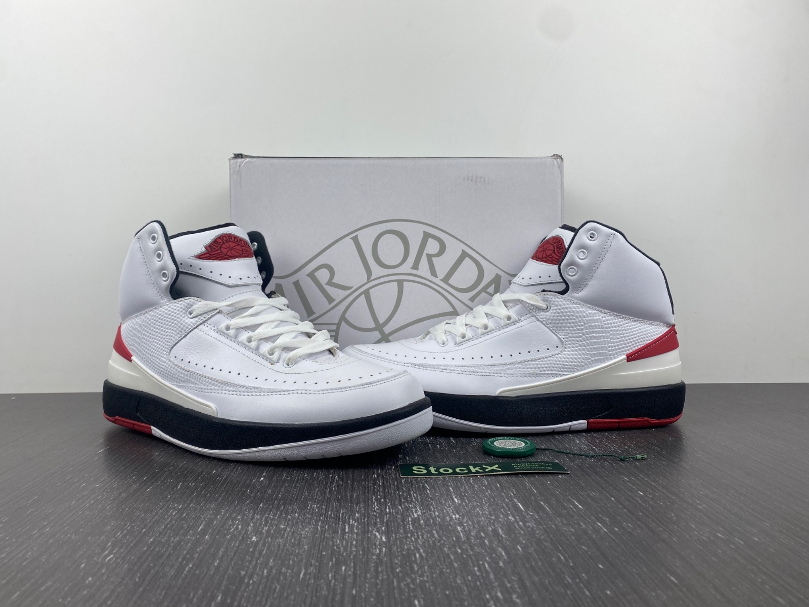 Air Jordan 2 OG "Chicago" 2022 Retro DX2454-106