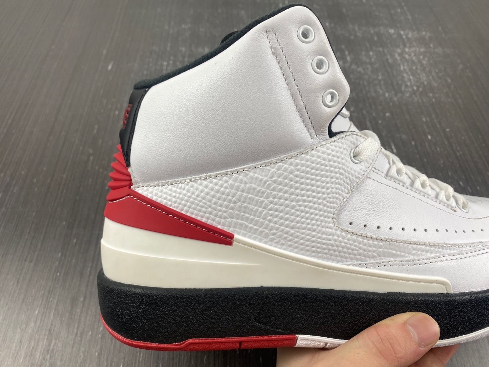 Air Jordan 2 OG "Chicago" 2022 Retro DX2454-106