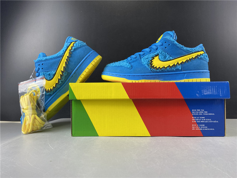 Nike SB Dunk Low Grateful Dead Bears CJ5378-400