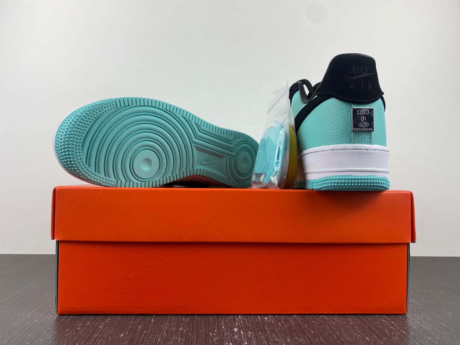 Tiffany & Co. x Nike Air Force 1 Low Blue DZ1382-002