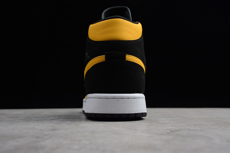 Air Jordan 1 Retro Mid 