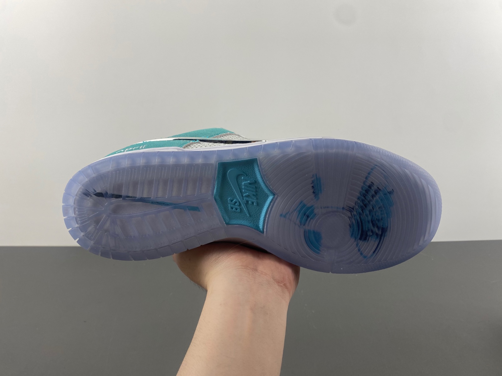 Nike SB Dunk Low April Skateboards FD2562-400