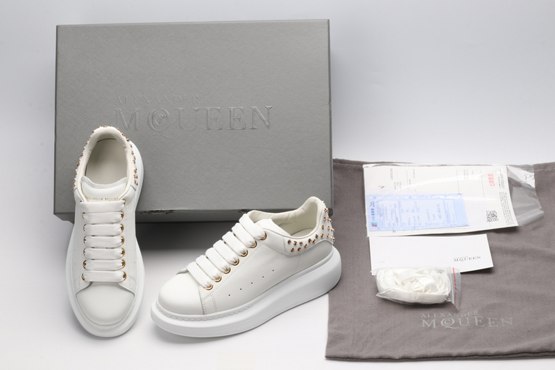 MCQUEEN OVERSIZED SNEAKER