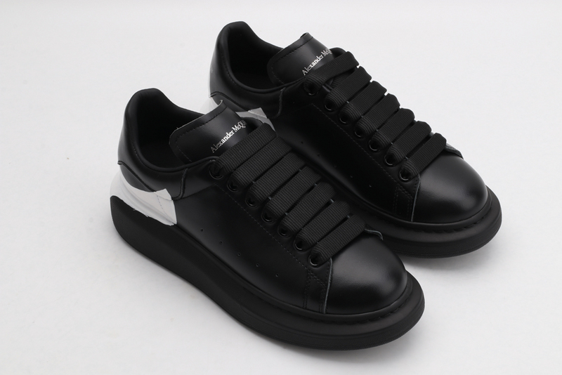 MCQUEEN OVERSIZED SNEAKER