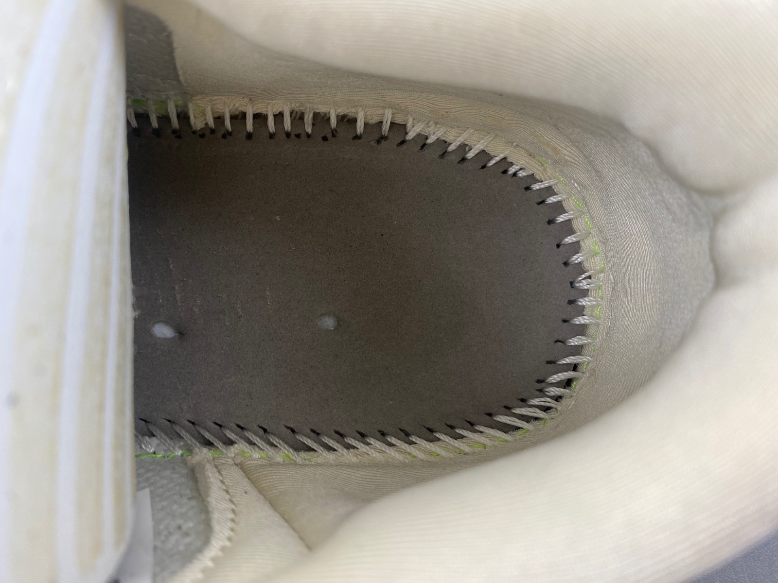 Travis Scott x Air Jordan 1 Low OG   LX1988-100