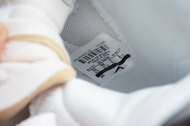 Nike Blazer Mid sacai White Grey BV0072-100