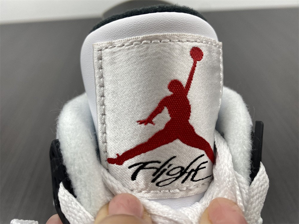 Air Jordan 4 White Cement  840606-192