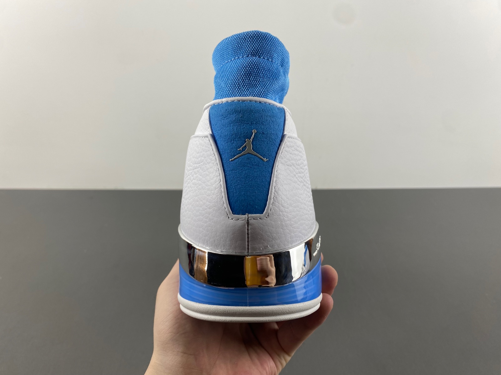 Air Jordan 17 Low “University Blue”  FJ0395-101