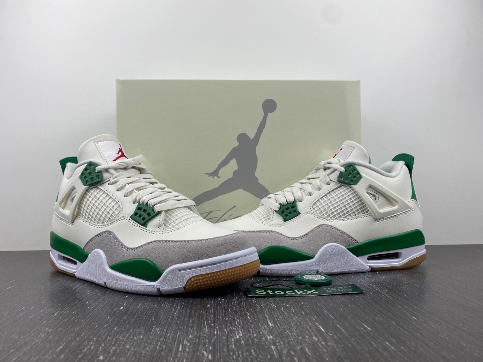 Air Jordan 4 Retro SB Pine Green DR5415-103