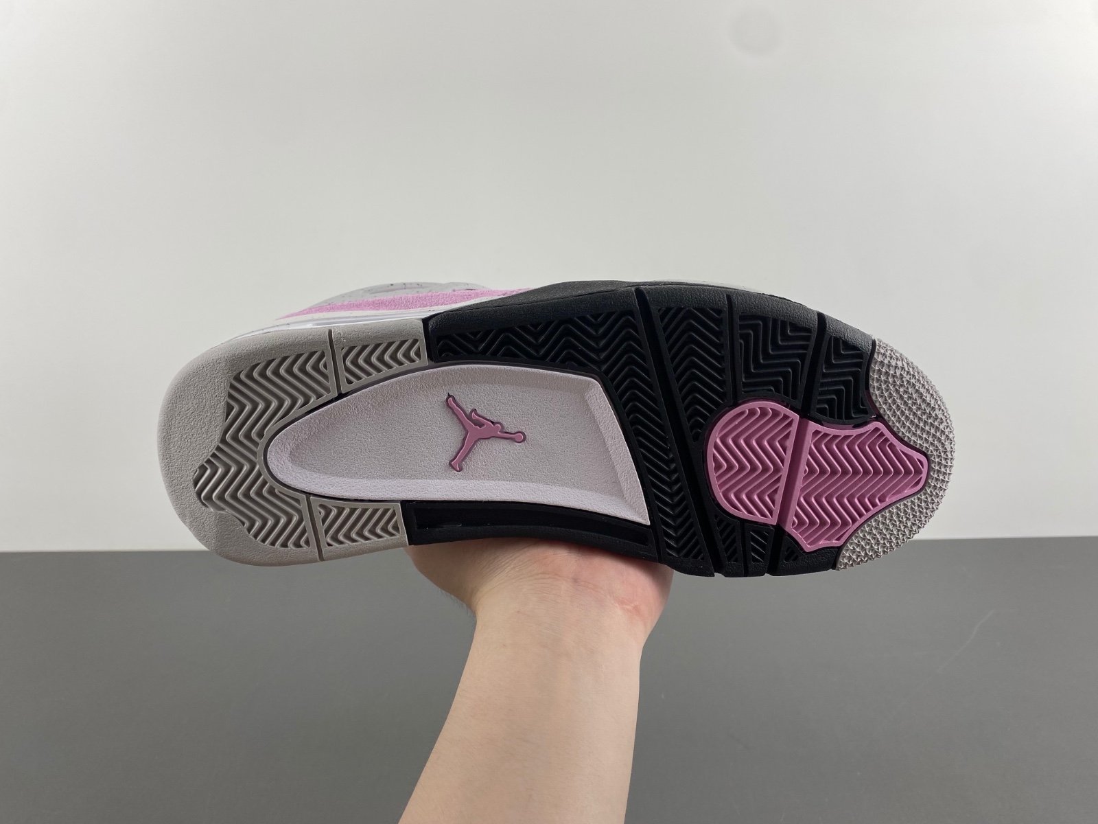 Air Jordan 4 WMNS “Orchid”    AQ9129-501