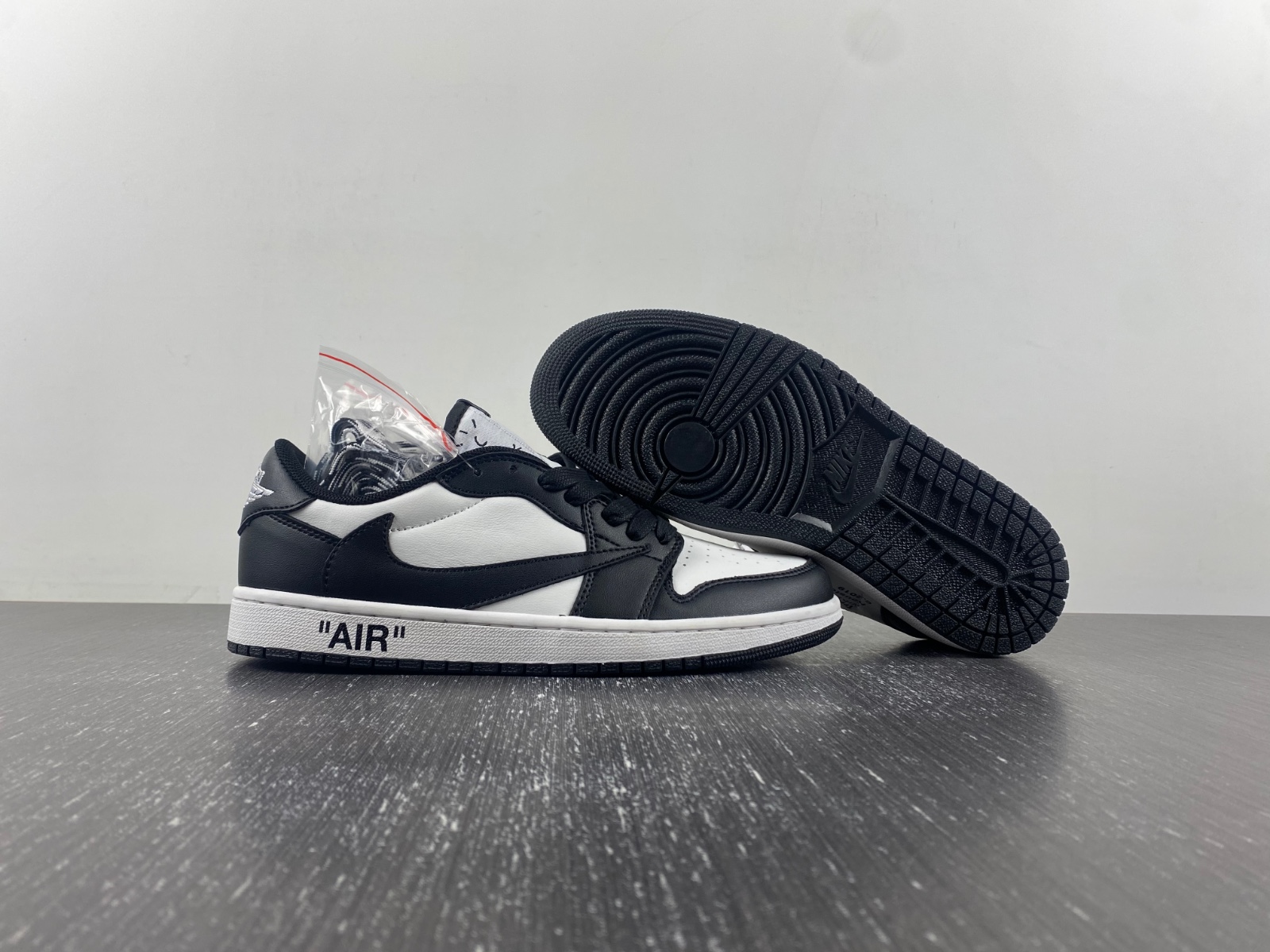 OFF-WHITE x Travis Scott x Air Jordan 1 custom