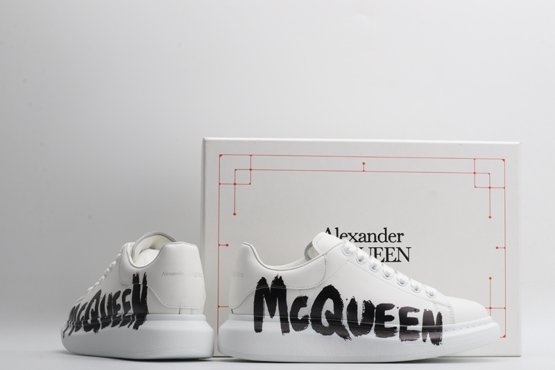 MCQUEEN OVERSIZED SNEAKER