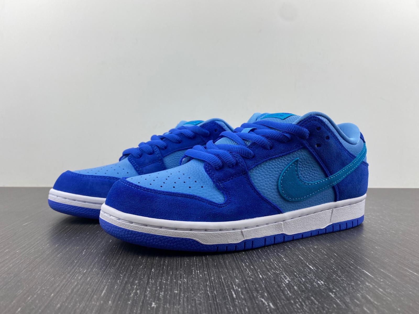 Nike SB Dunk Low