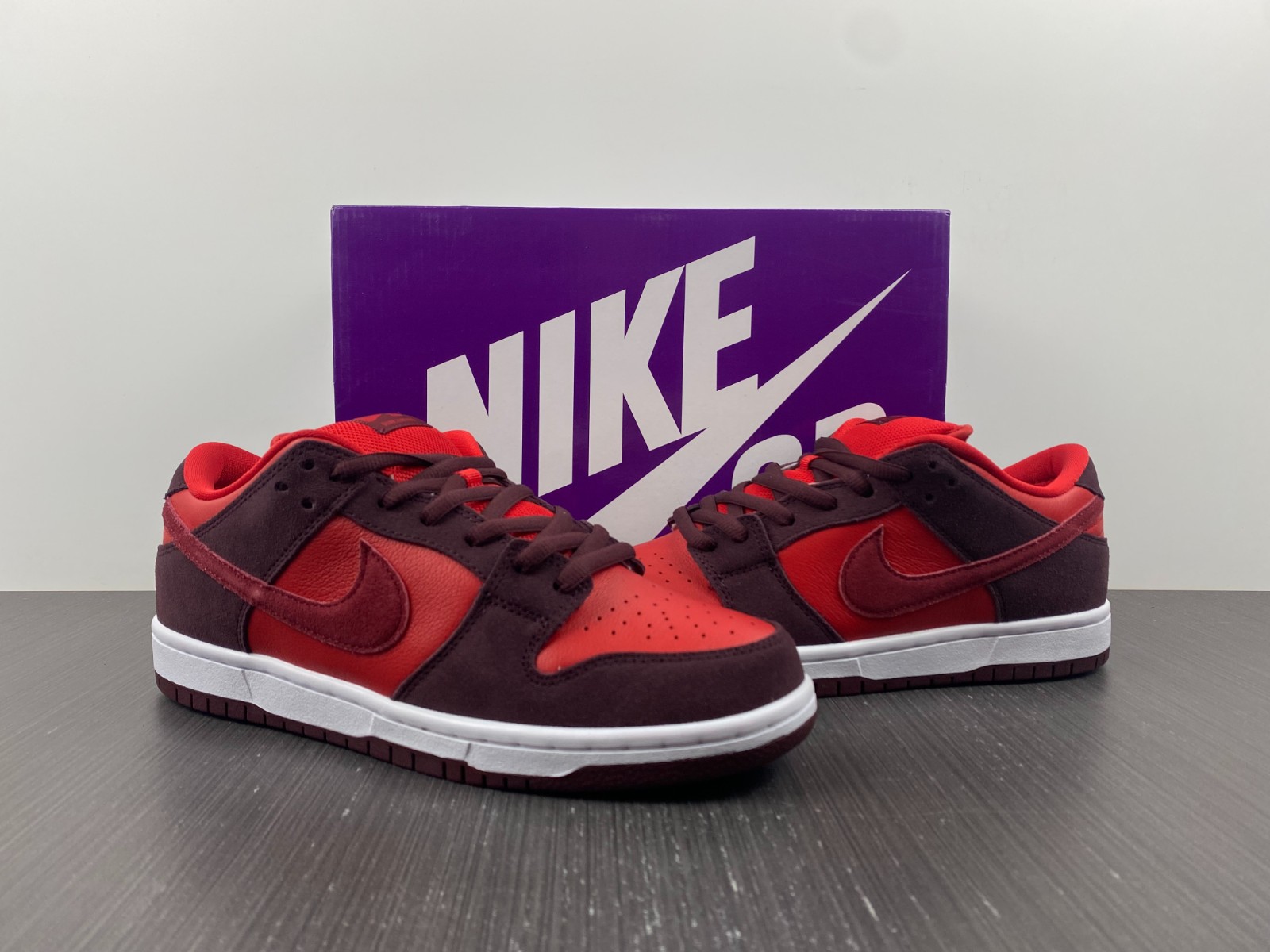 Nike SB Dunk Low Cherry  DM0807-600