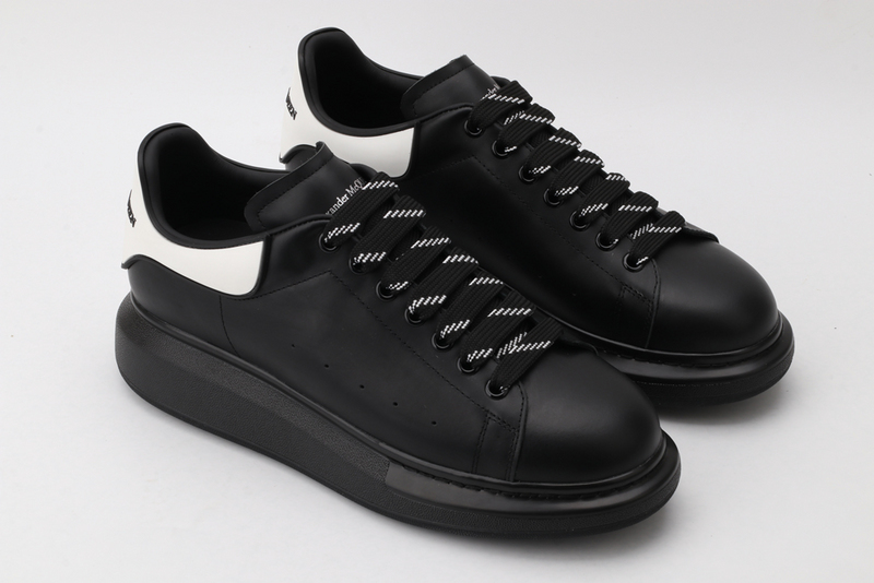 MCQUEEN OVERSIZED SNEAKER