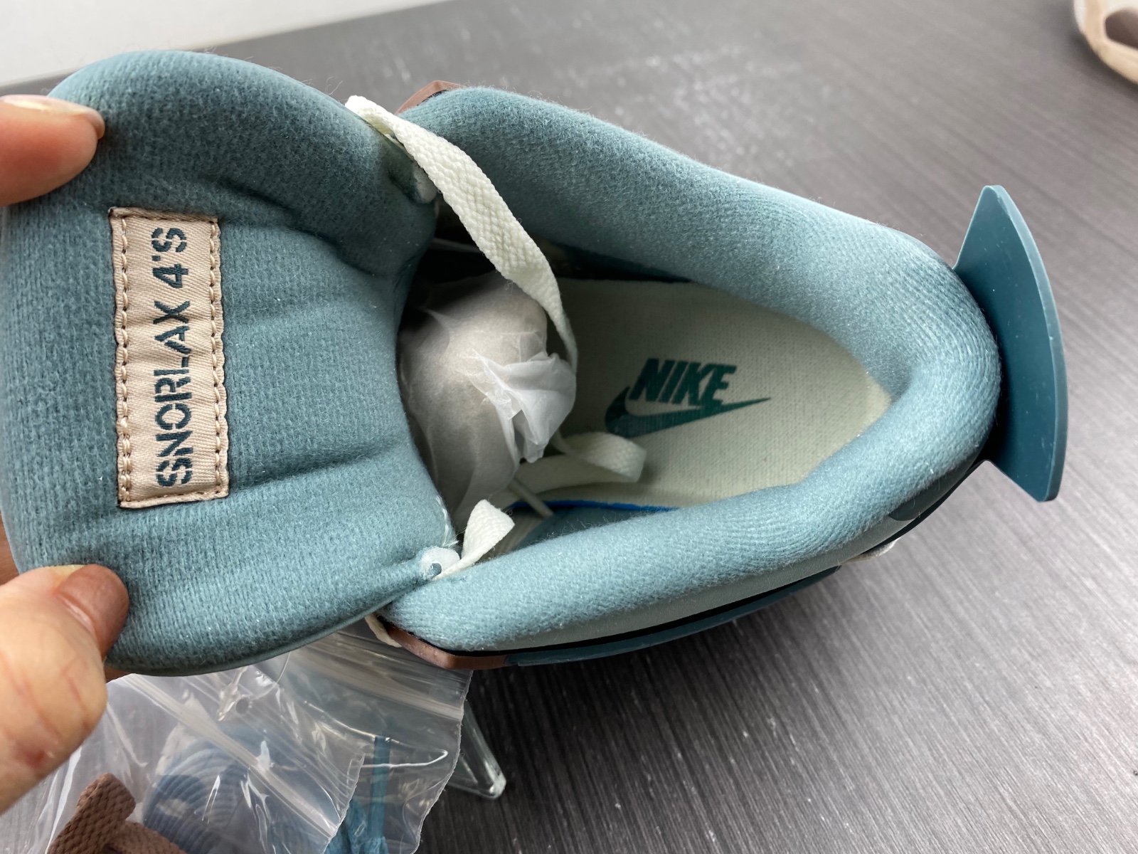 Pokémon X Air Jordan 4 “Snorlax Custom”