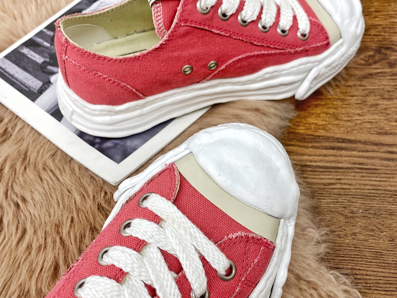 Maison Mihara Yasuhiro Low-Top Sneakers MMY-013