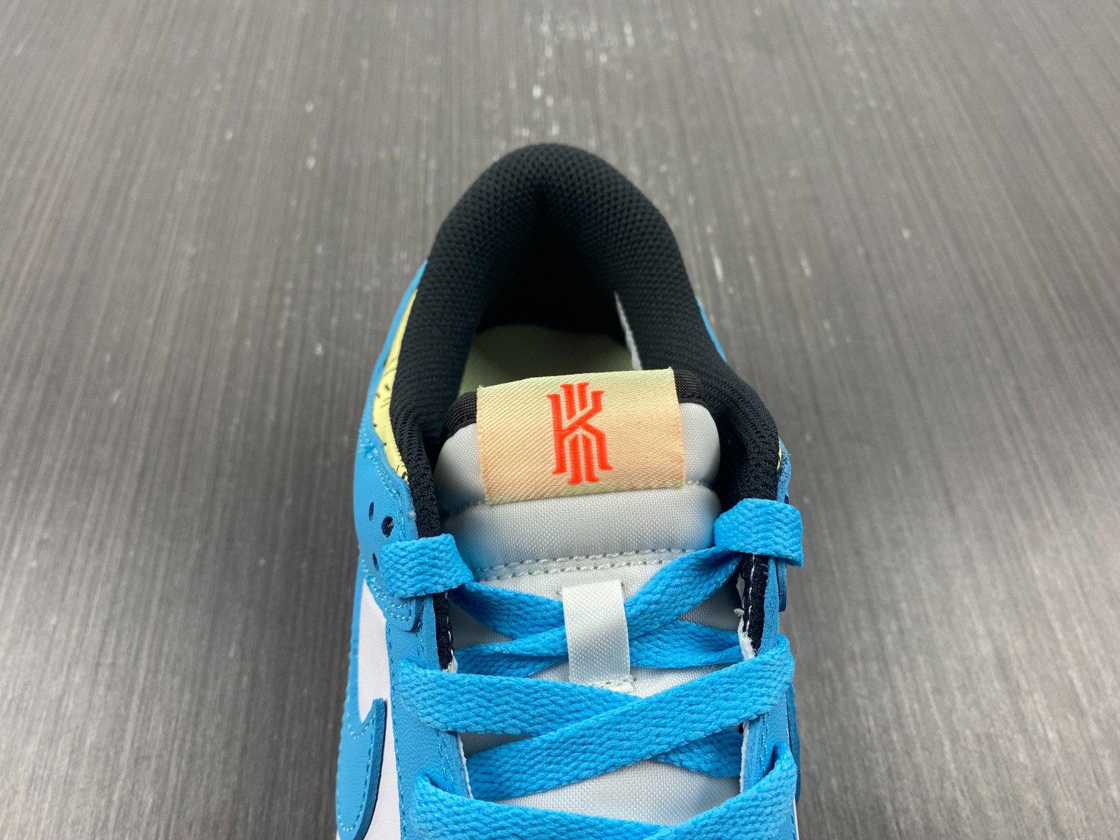 Kyrie Irving x Nike Dunk Low GS DN4179-400