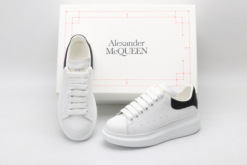 MCQUEEN OVERSIZED SNEAKER
