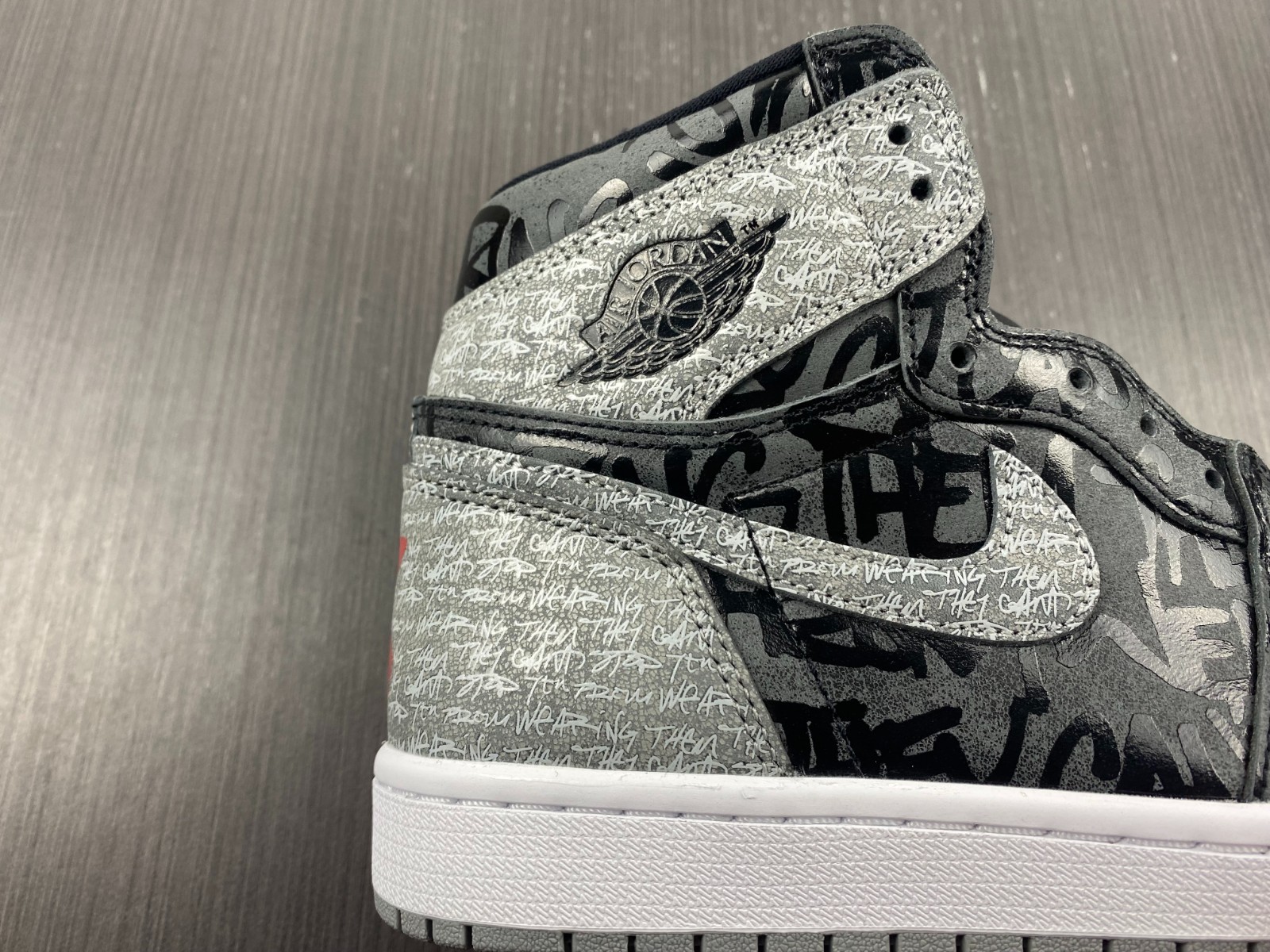 Air Jordan 1 High OG “Rebellionaire” 555088-036