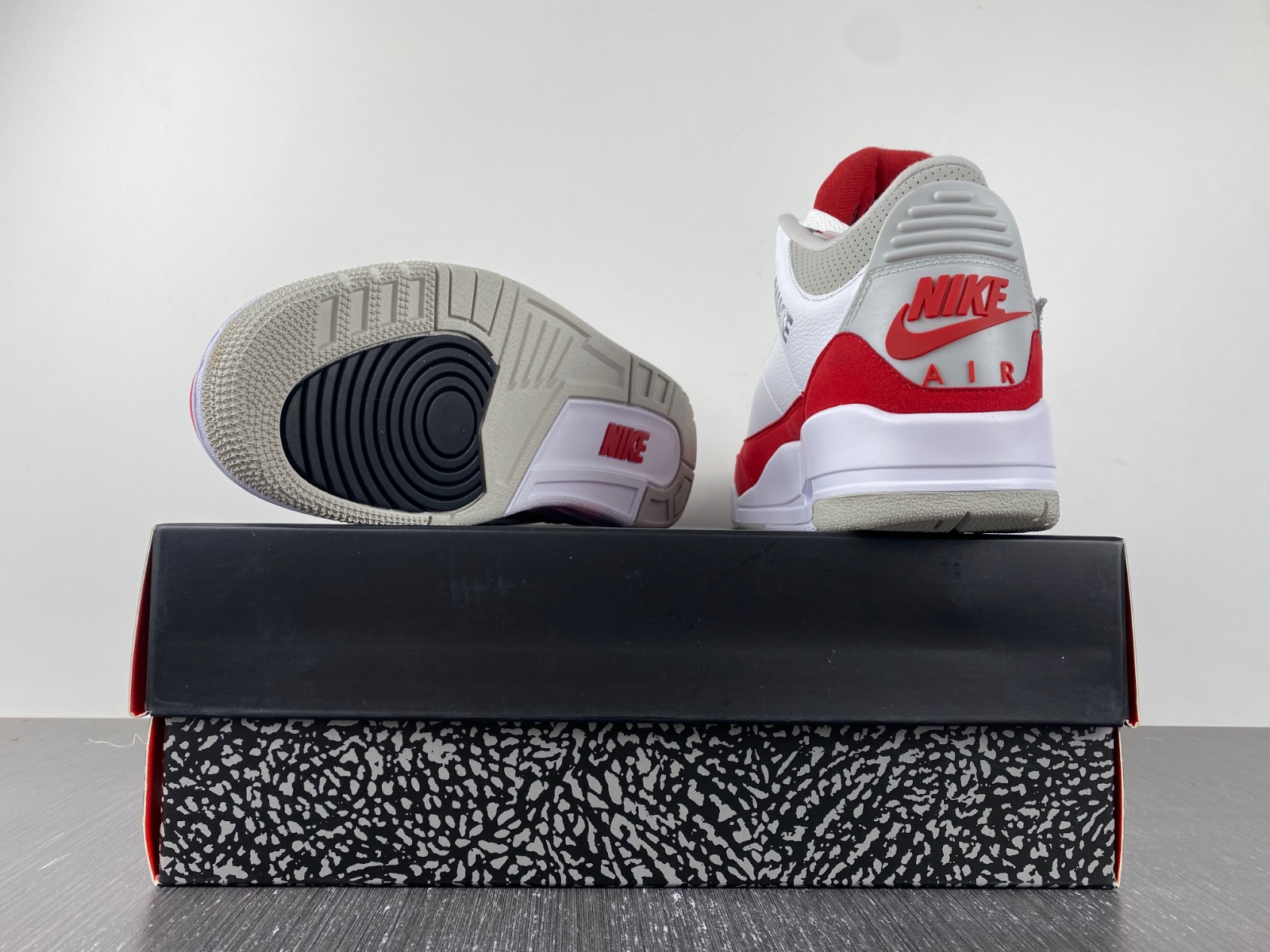 Air Jordan 3 Retro Tinker