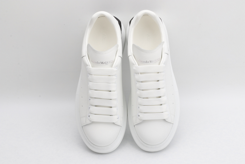 MCQUEEN OVERSIZED SNEAKER