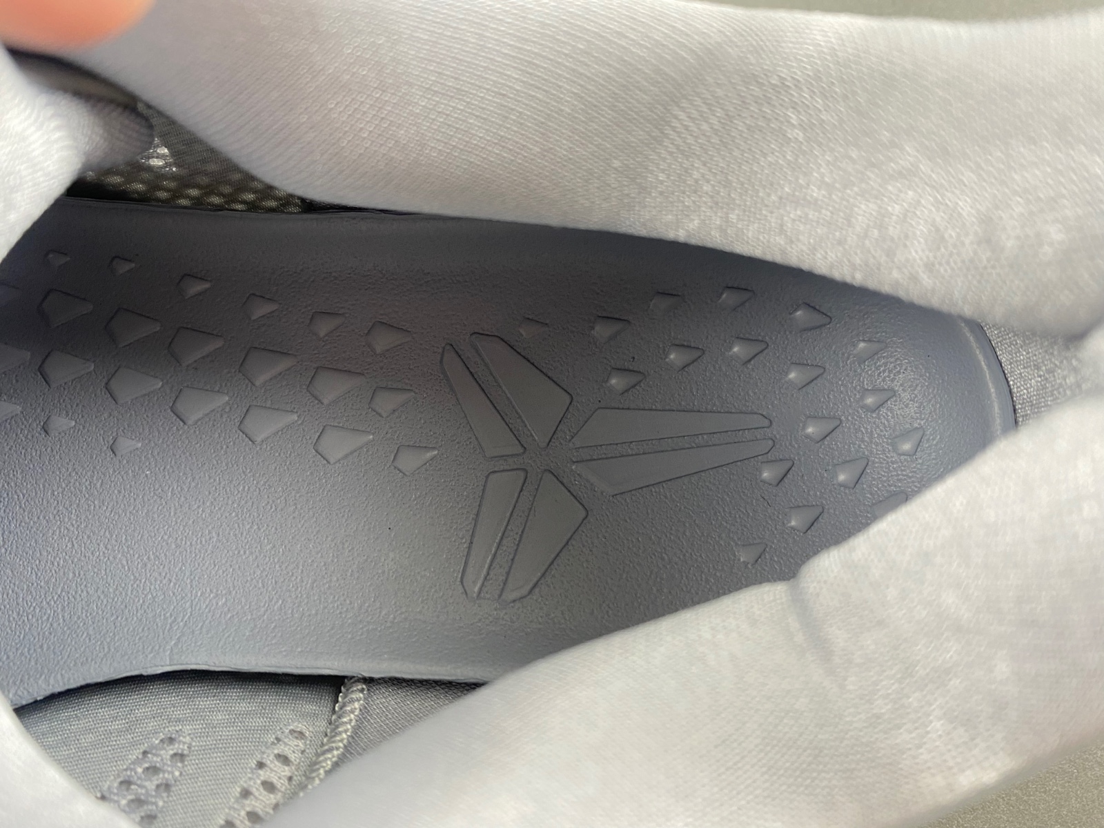 Zoom Kobe 6  HF9550-002