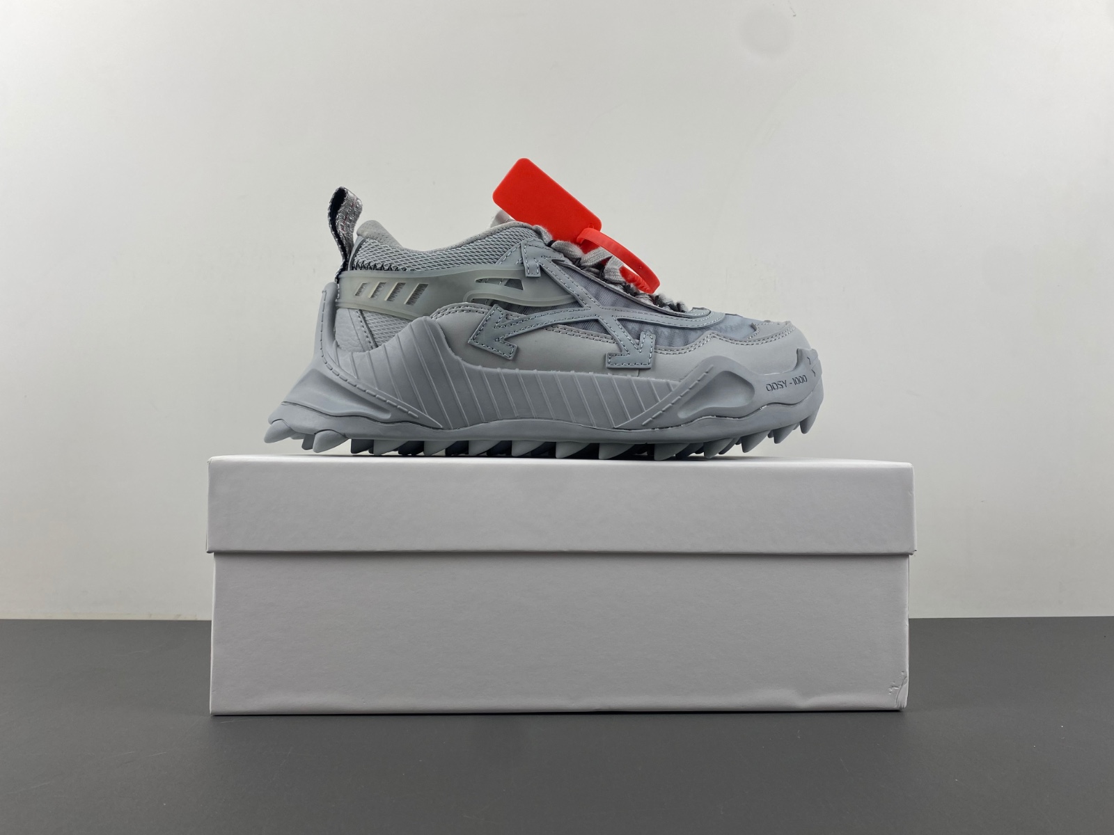 OW C/O​ ODSY-1000 SNEAKERS