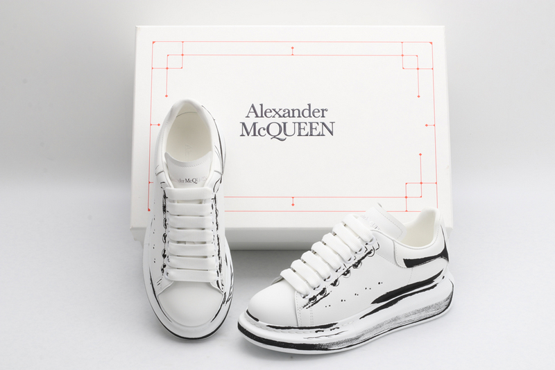 MCQUEEN OVERSIZED SNEAKER