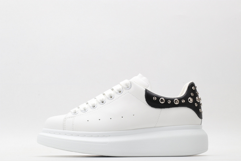 MCQUEEN OVERSIZED SNEAKER