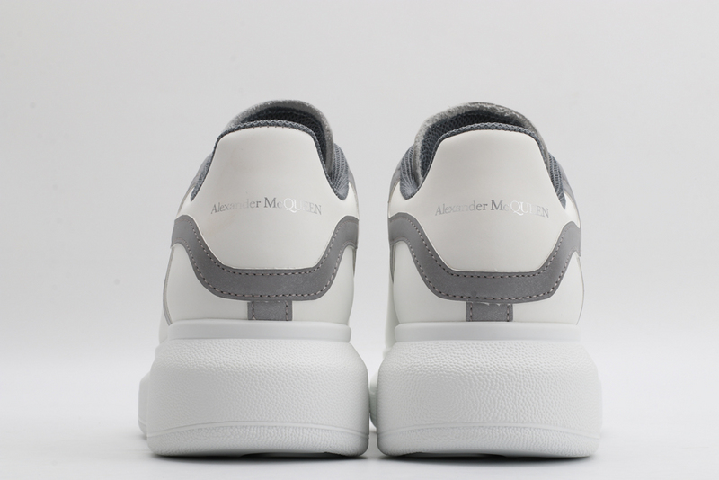 MCQUEEN OVERSIZED SNEAKER