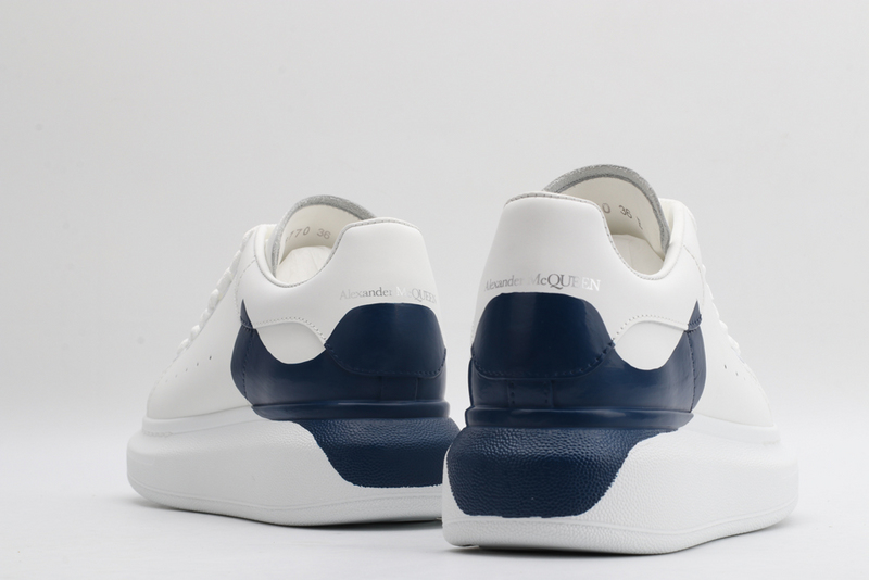 MCQUEEN OVERSIZED SNEAKER