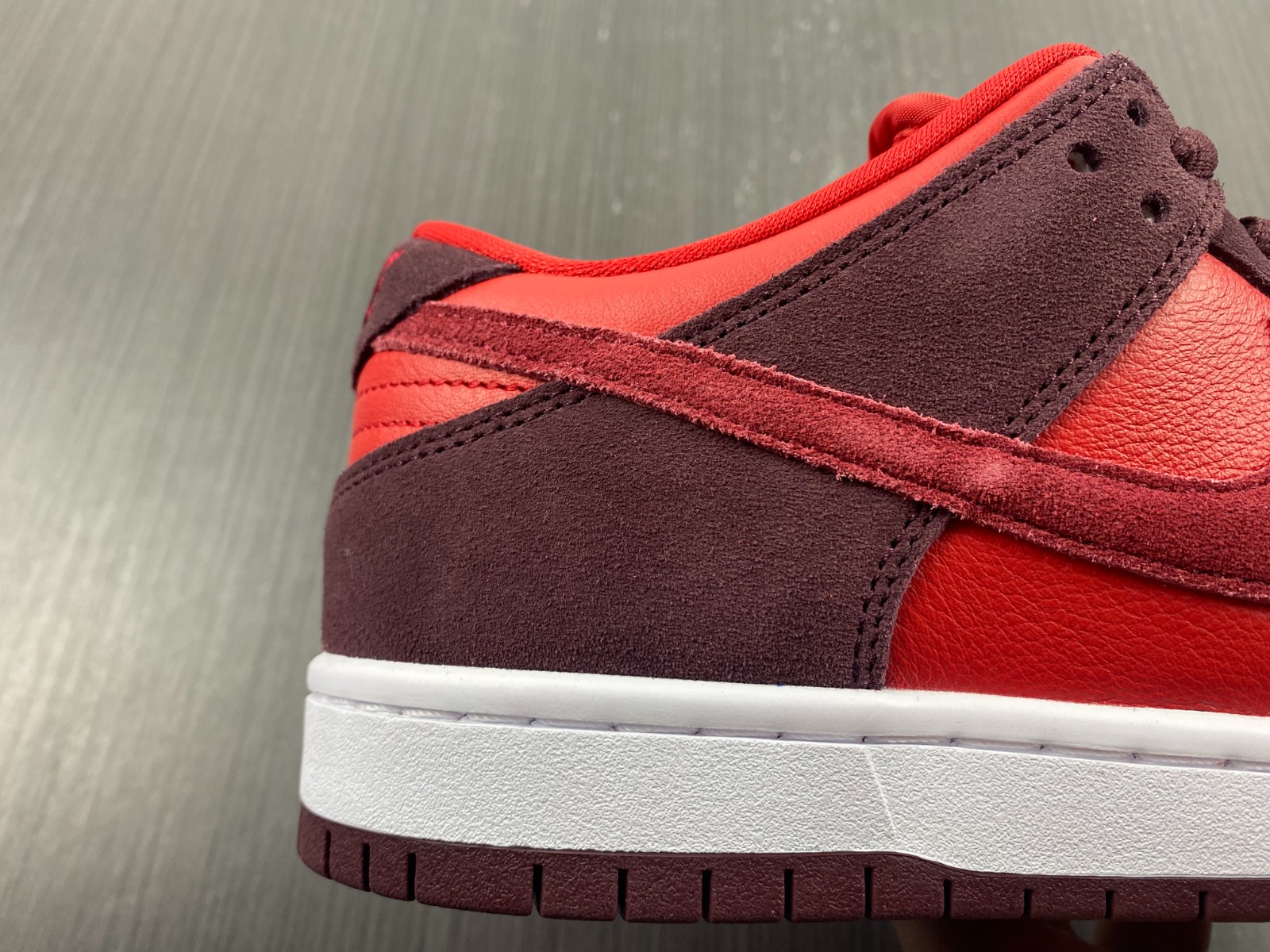 Nike SB Dunk Low Cherry  DM0807-600