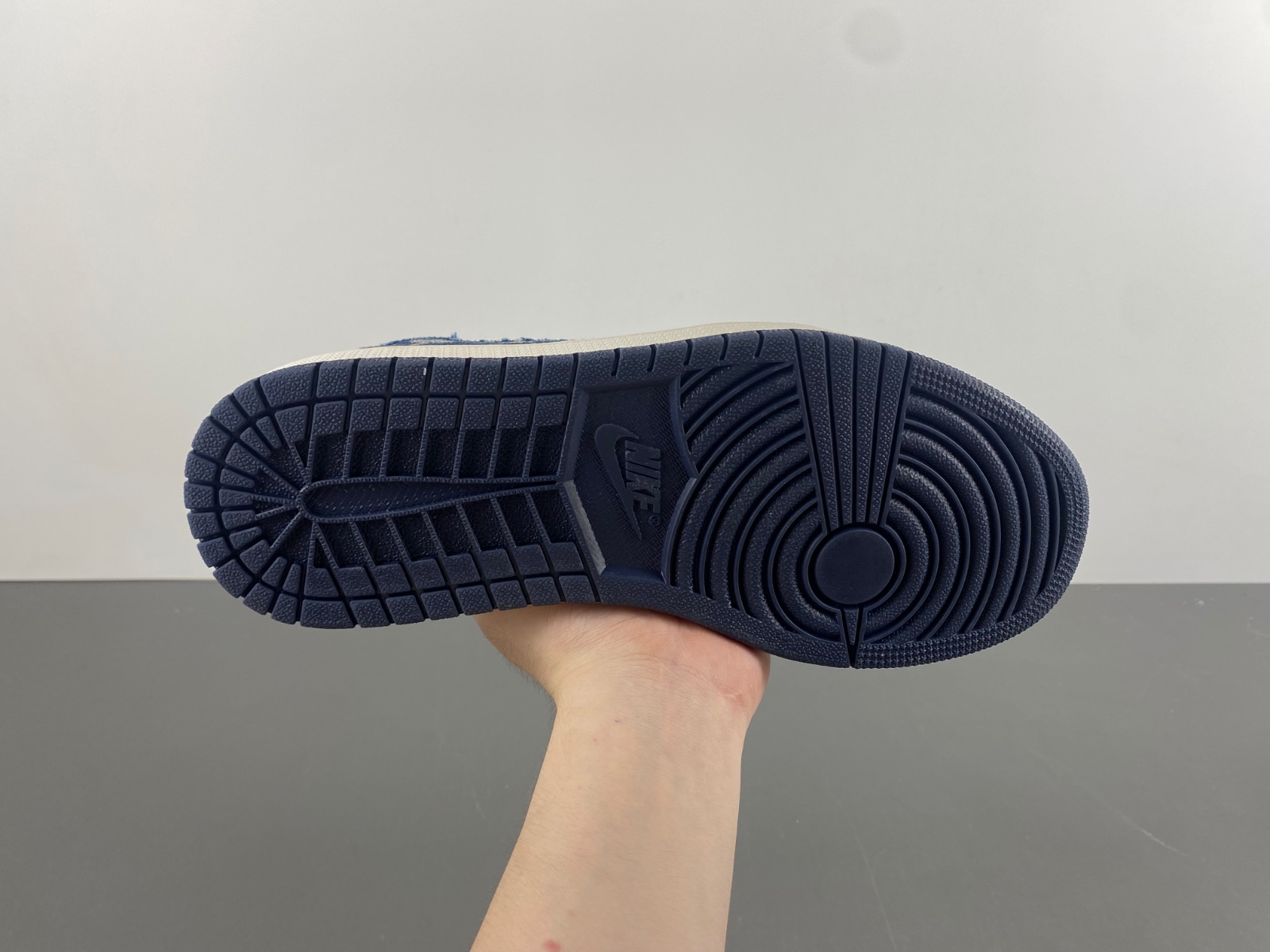 Travis Scott x Air Jordan 1 Low OG  SJ2968-004