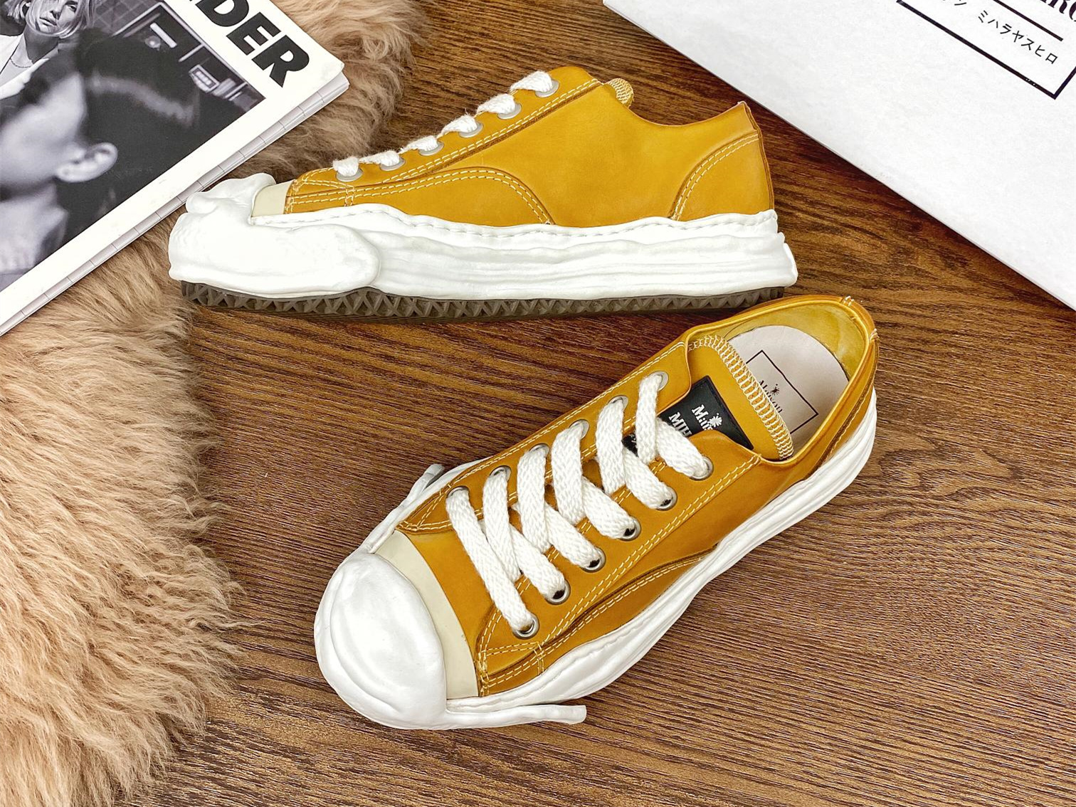 Maison Mihara Yasuhiro Low-Top Sneakers MMY-008