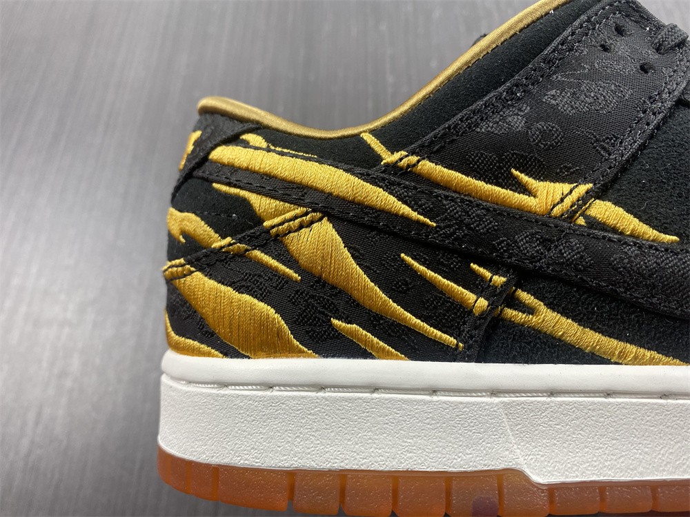 Nike Dunk Low Year of the Tiger (2022) DQ5351-001