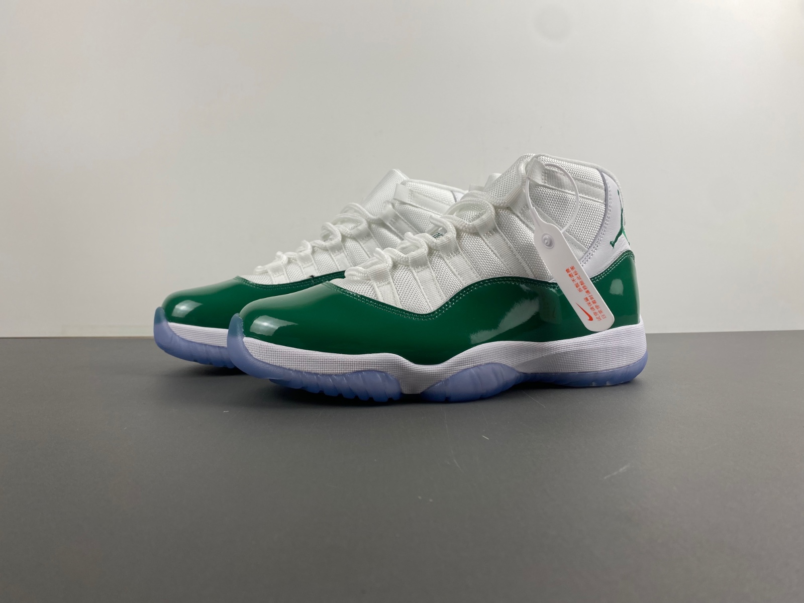 Air Jordan 11  CT8012-113