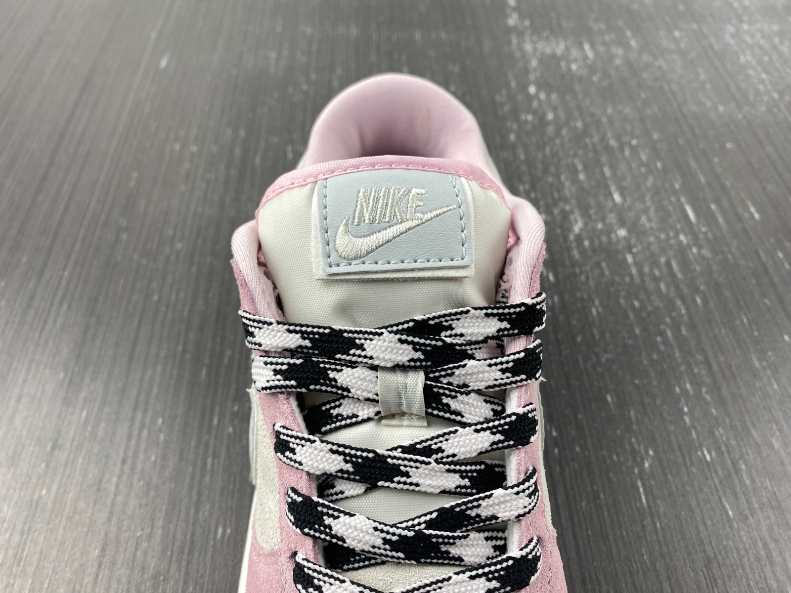 Nike Dunk Low LX "Pink Foam" DV3054-600