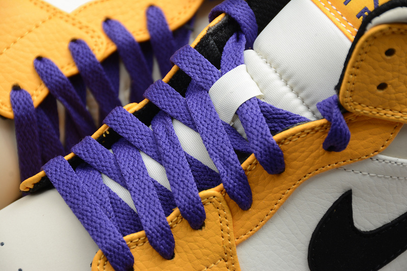 Air Jordan 1 Mid SE "Lakers" 852542-700