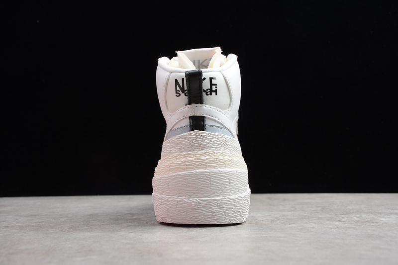 Nike Blazer Mid sacai White Grey BV0072-100