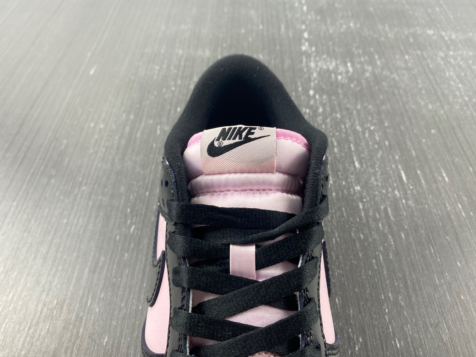 Nike Dunk Low Black Patent Pink DJ9955-600