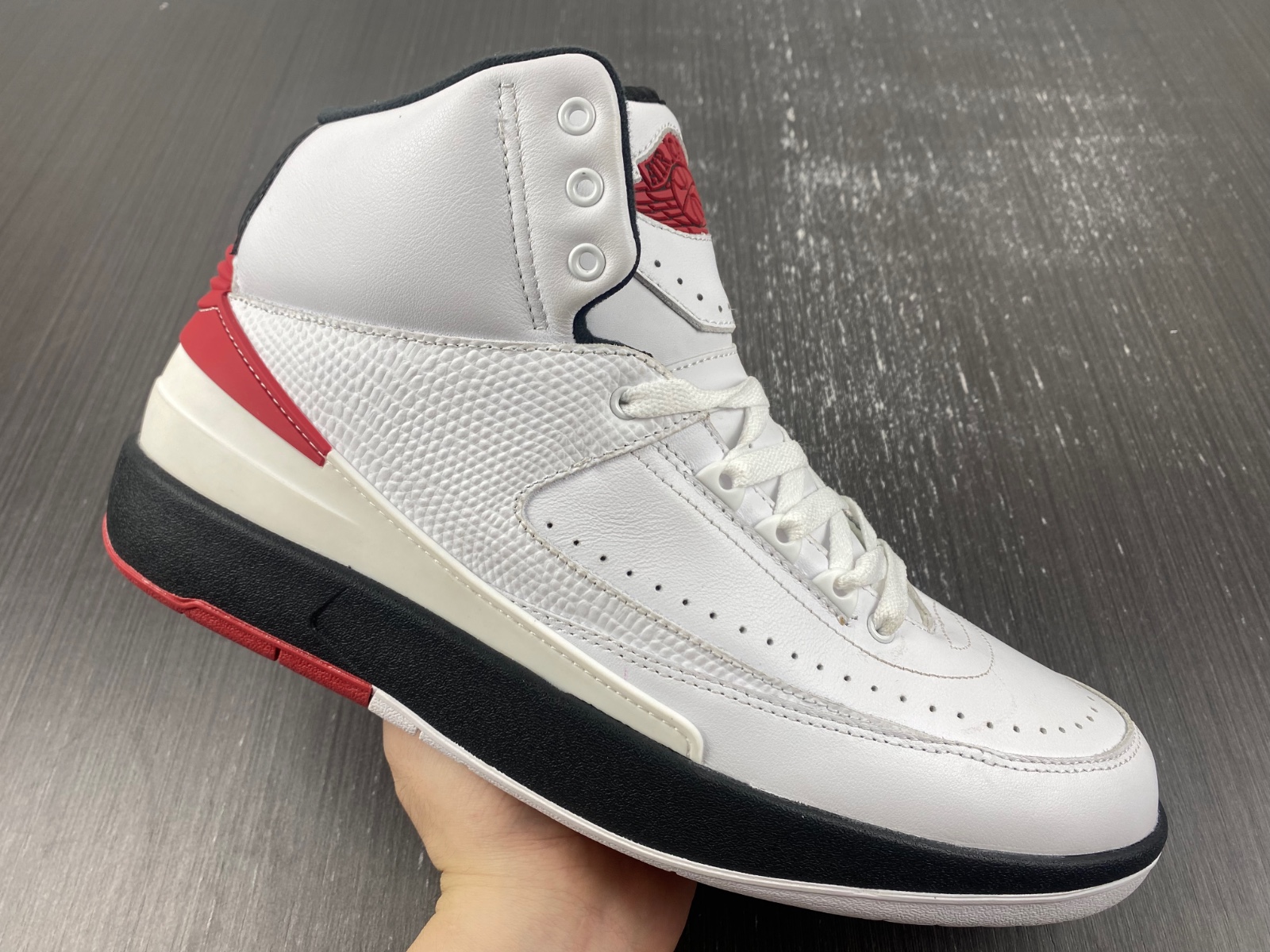 Air Jordan 2 OG "Chicago" 2022 Retro DX2454-106