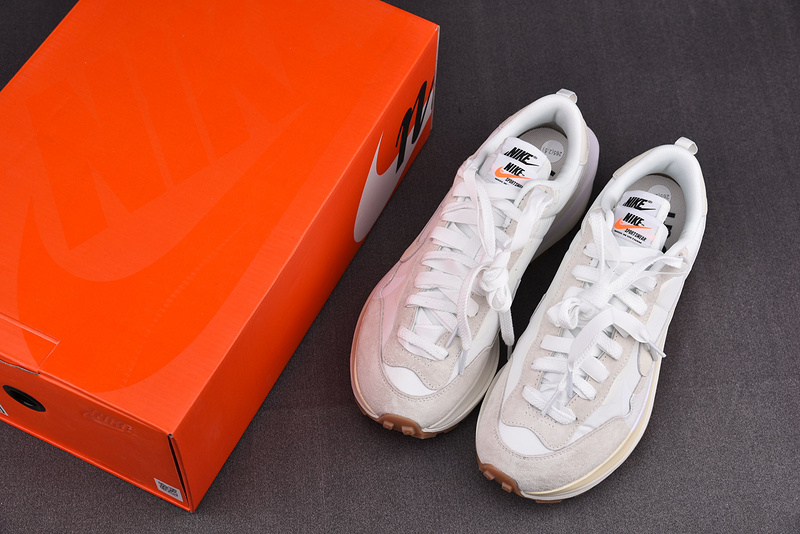 Nike Vaporwaffle sacai Sesame Sail Gum - DD1875-100