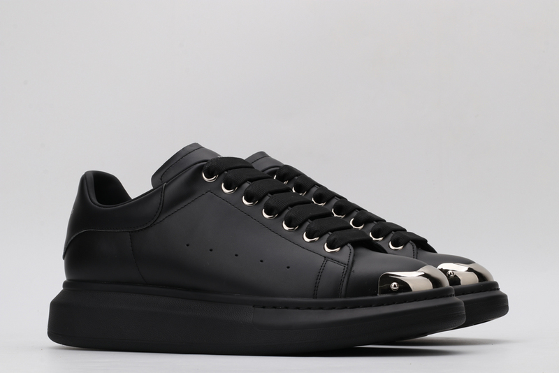 MCQUEEN OVERSIZED SNEAKER